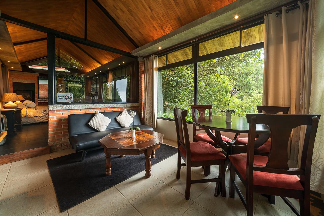 Altura Hotel Poasito Luaran gambar