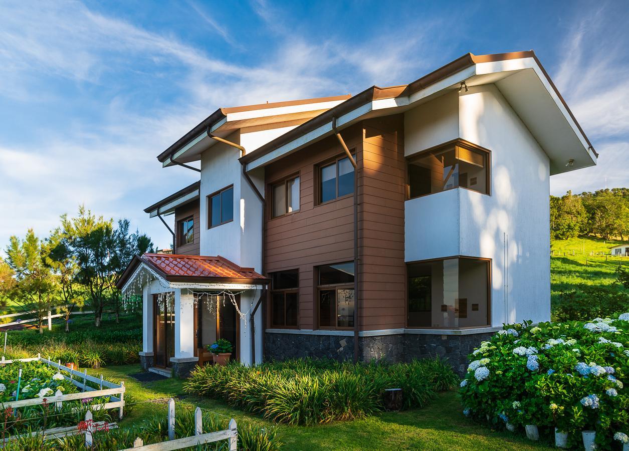 Altura Hotel Poasito Luaran gambar