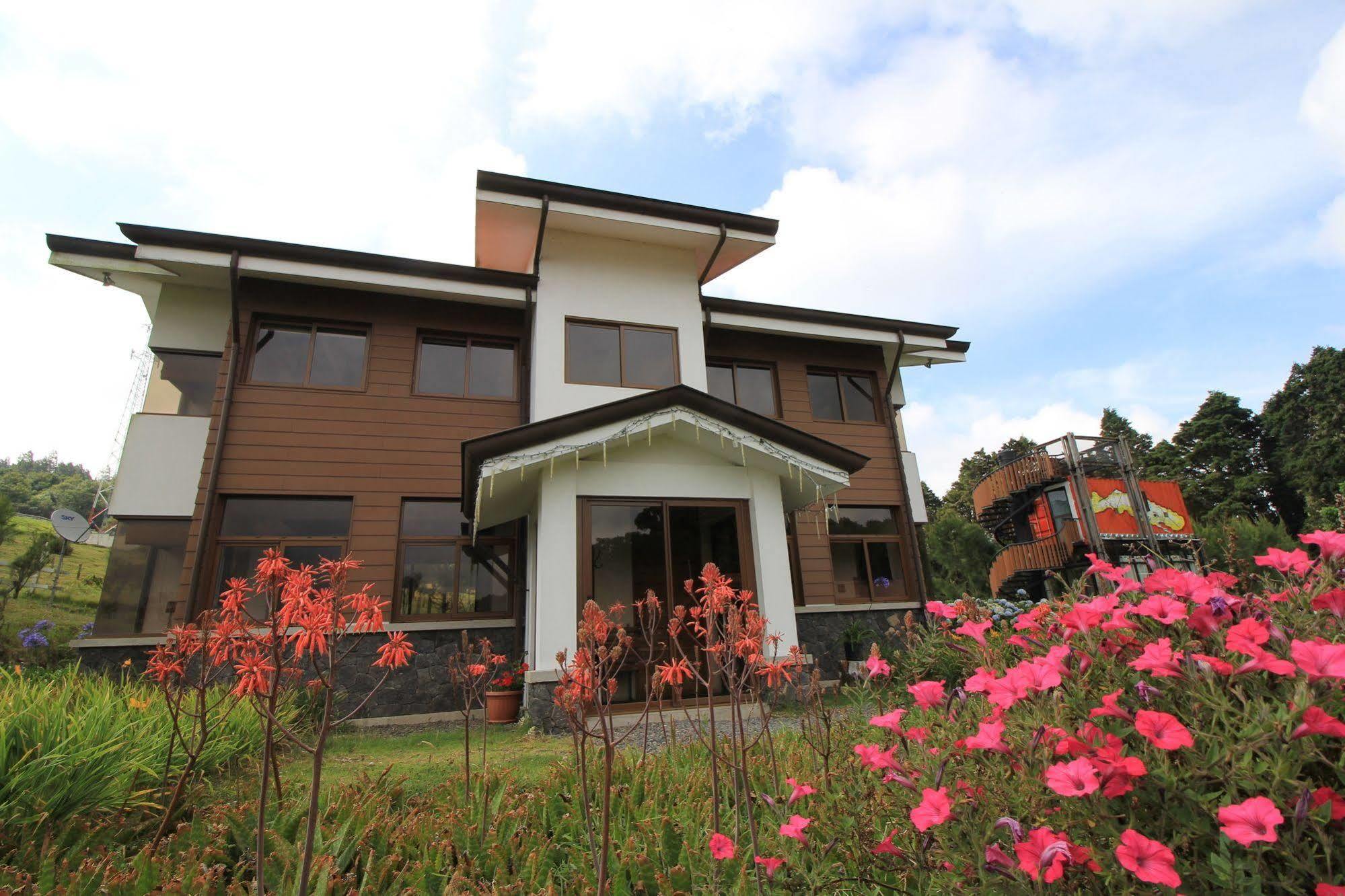 Altura Hotel Poasito Luaran gambar