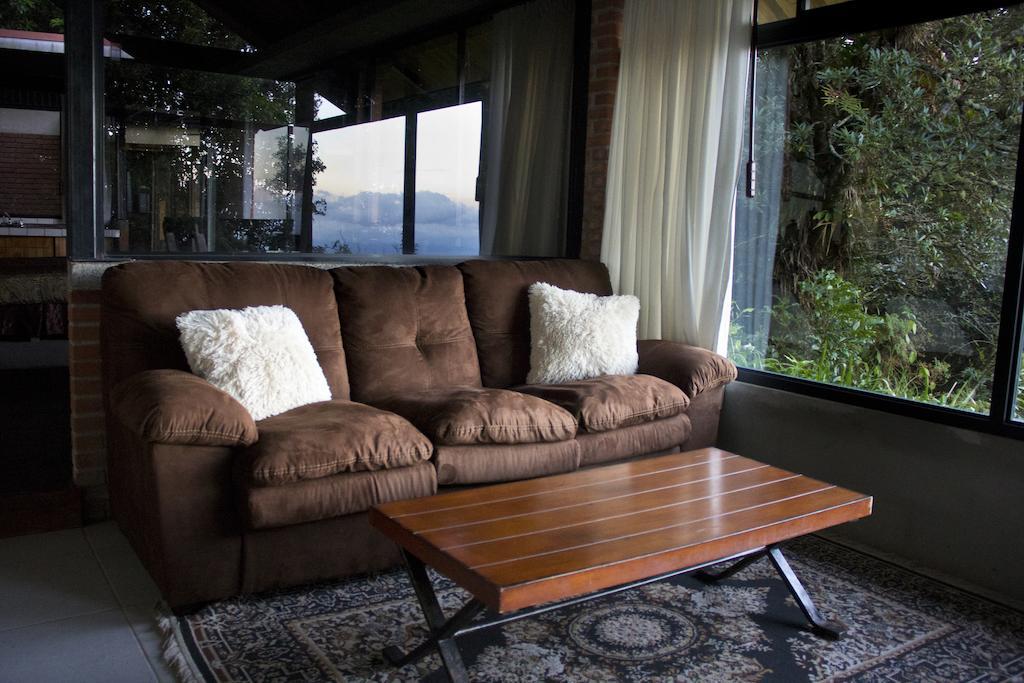 Altura Hotel Poasito Luaran gambar