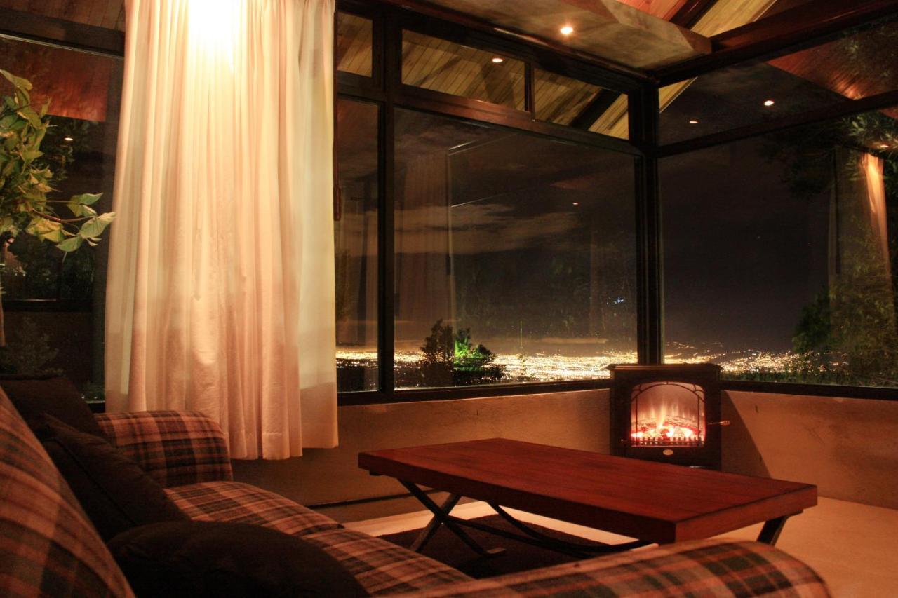 Altura Hotel Poasito Luaran gambar